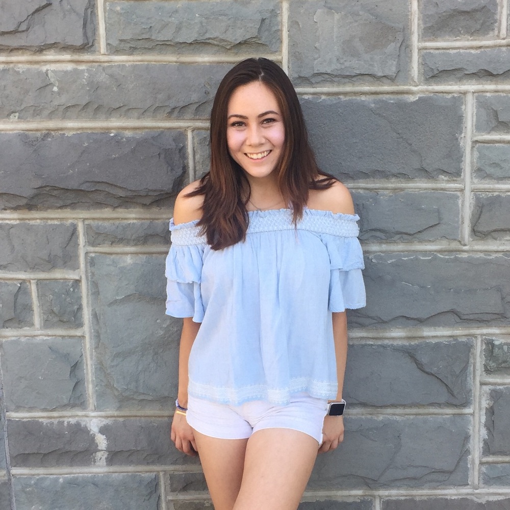 Women off the shoulder shirt